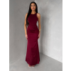 Vínové spoločenské dlhé šaty VEĽMORO s bodmi