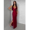 Bordó dlouhé saténové společenské šaty ORIXY s výstřihem (Veľkosť ONESIZE)